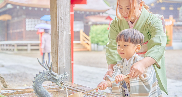 お参りコースプランでは、実際にお参りに行くお子様を記念にお写真に収めることができる